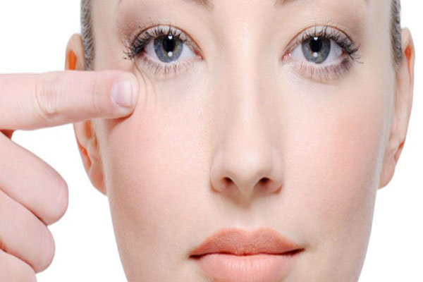 Under-Eye Hollows and Discoloration